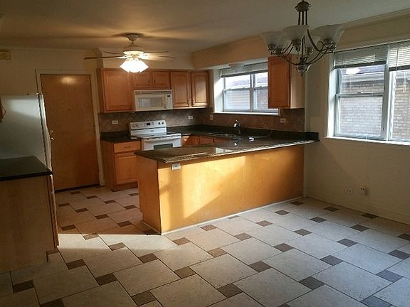 5th image of 7547 W Belden Ave #2
