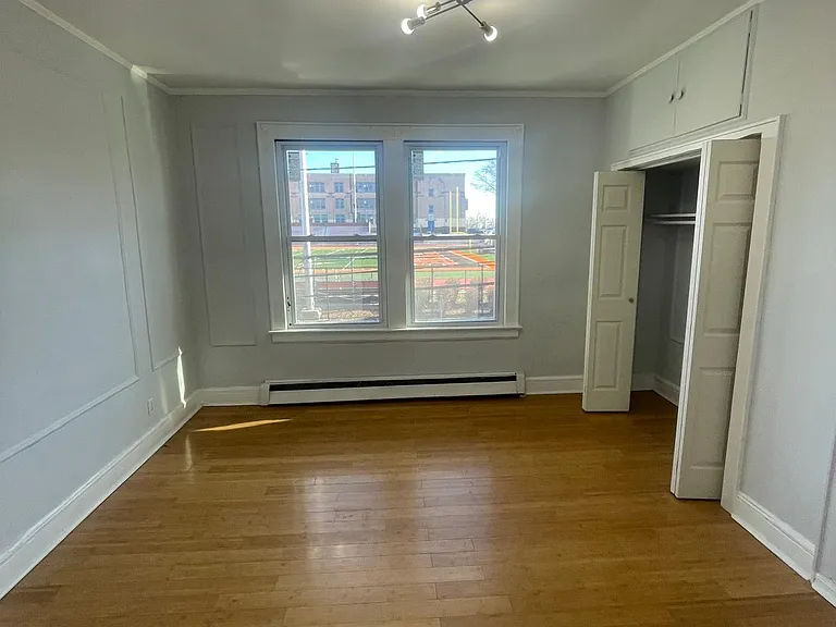 303 Hobson St #2R — Photo 2