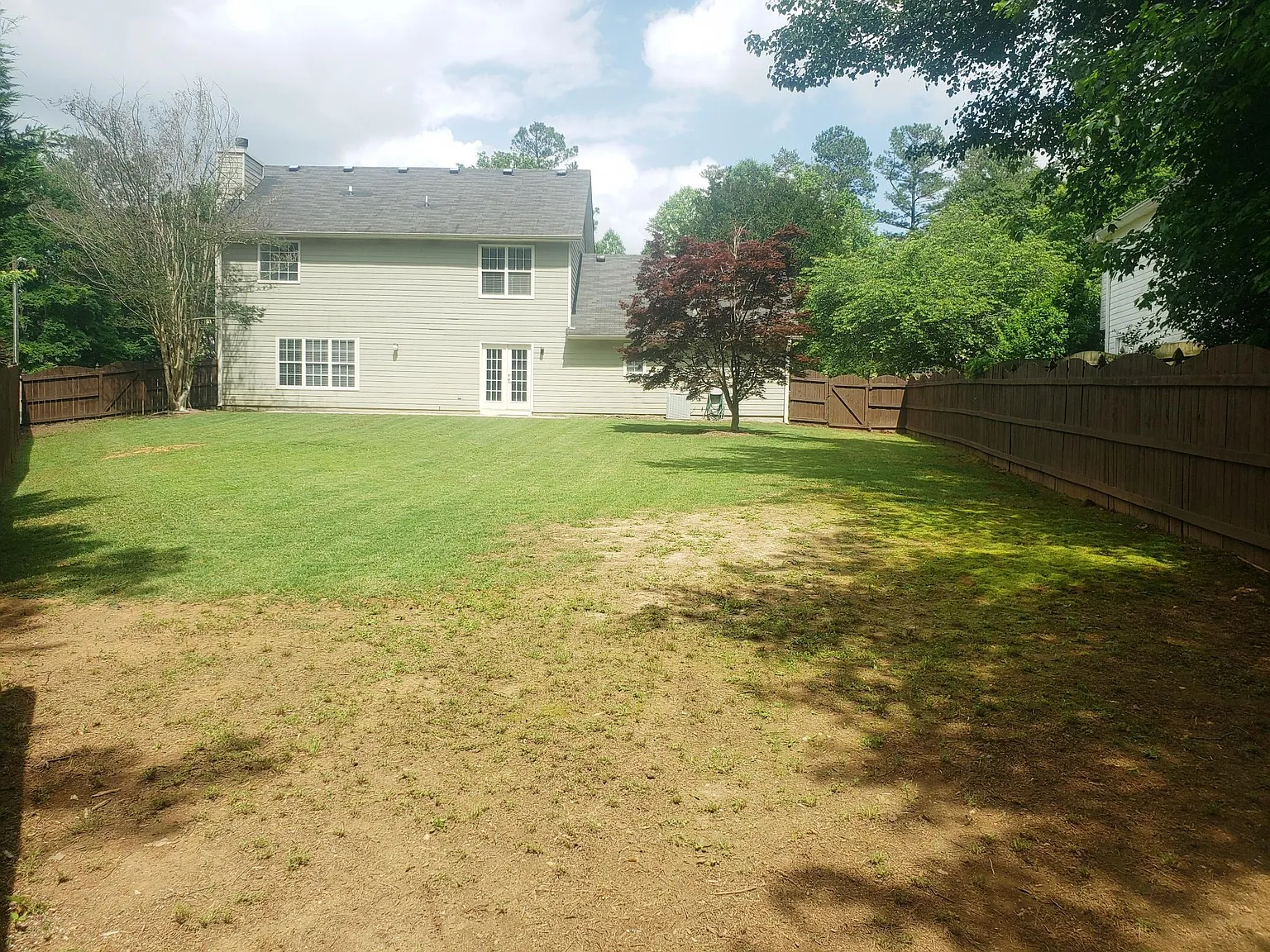 3 bed, 2304 sqft, $2,600 — Photo 4