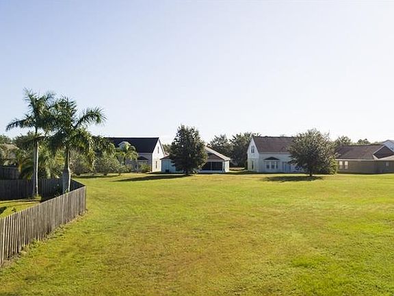3rd image of 6643 Cambridge Park Dr