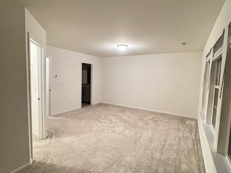 1070 Coldstream Dr — Photo 30