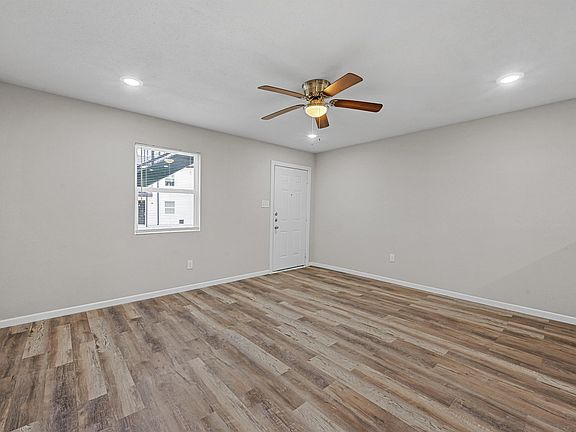 5th image of 653 N Henry Hynds Expy #23