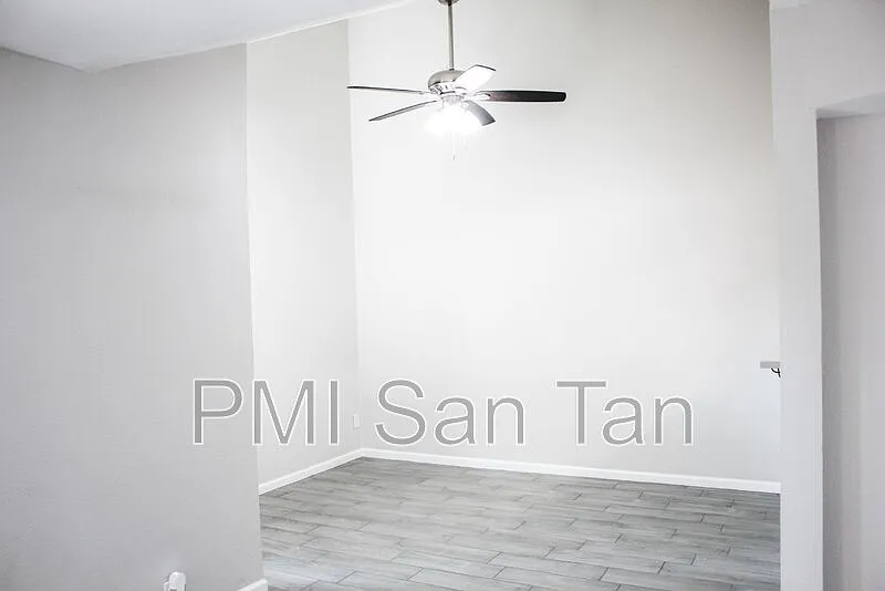 2 bed, 2.0 bath, 1006 sqft, $1,550 — Photo 3