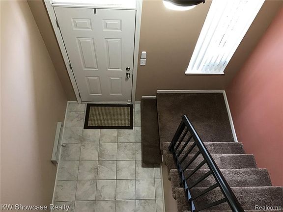 4th image of 29208 Chesapeake Cir #1