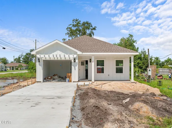 402 E 19th St, Lynn Haven, FL 32444