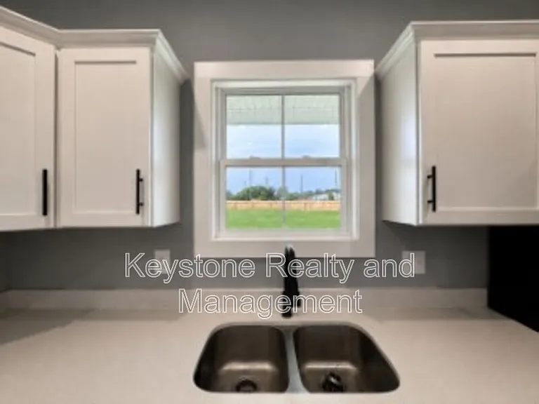 605 Colonette Dr — Photo 5