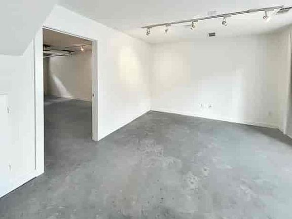 3rd image of 322 Peters St SW Unit 2