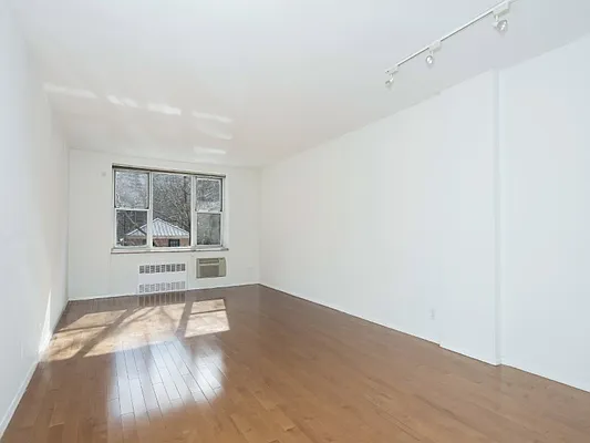 Sold by Sotheby's International Realty | media 2