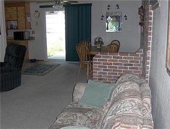 5th image of 1140 Deerpath Dr