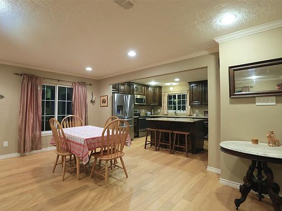 4th image of 3307 Birch Creek Dr