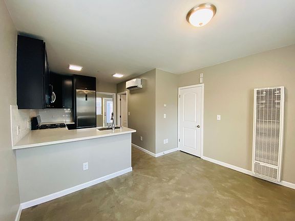 2nd image of 500-502 23rd Ave #1B-1BA-550SQFT