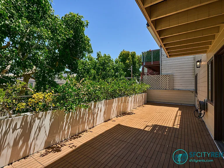 1043 Dolores St — Photo 20