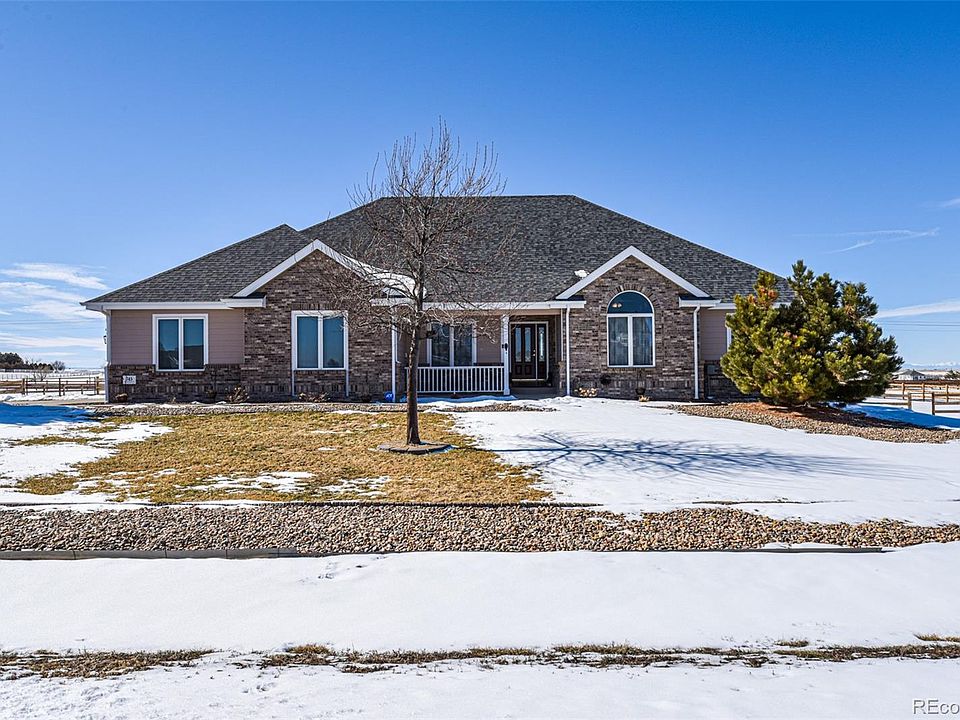 1st image of 745 Antelope Dr W