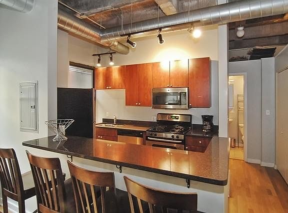 5th image of 3150 N Sheffield Ave #1117