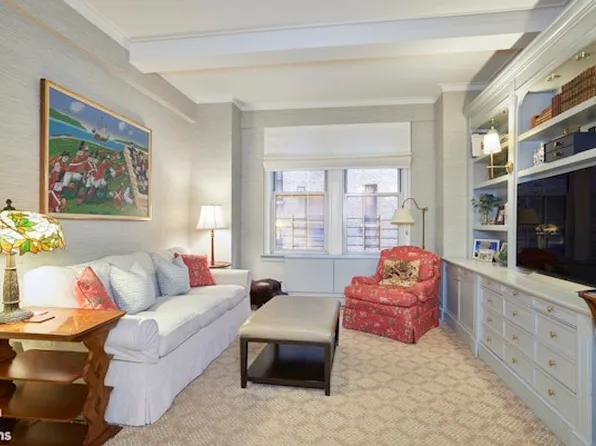 1070 Park Avenue image 3 of 11