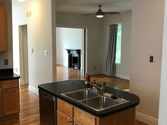 3rd image of 4714 Olive St