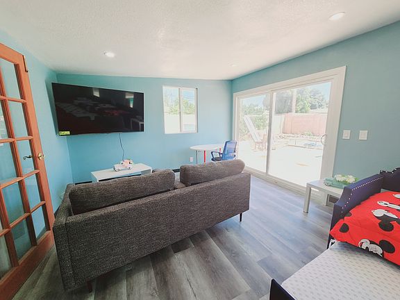 4th image of 10212 Antigua St