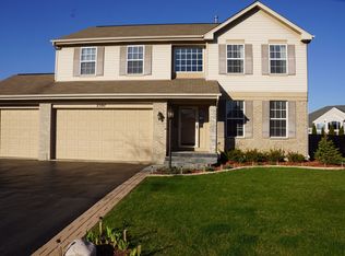 2307 Loop Rd, Algonquin, IL 60102