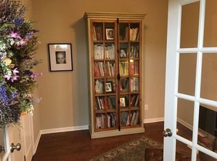 1614 Saint Annes Ct, Florence, KY 41042