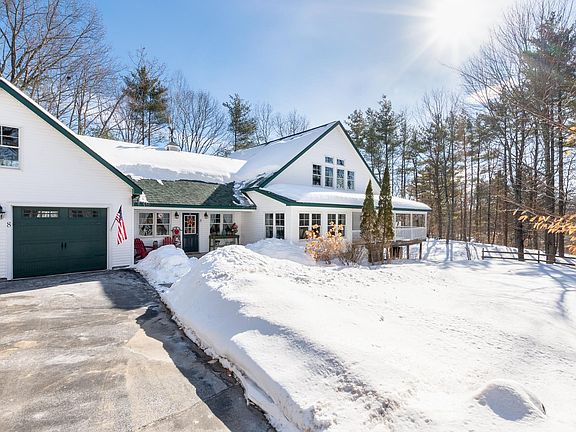 2nd image of 8 Oak Knoll Road