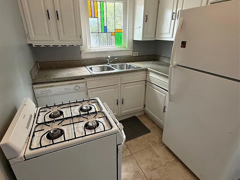 911 Harvard St #1-unit 1 — Photo 4