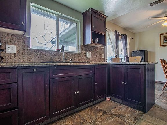 4th image of 916 Calaveras St