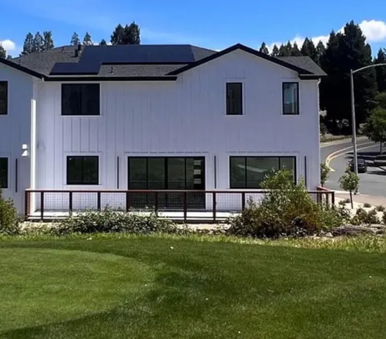 4 bed, 3.5 bath, 2506 sqft, $5,800 — Photo 2