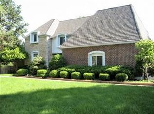 8902 Linden Ln, Prairie Village, KS 66207
