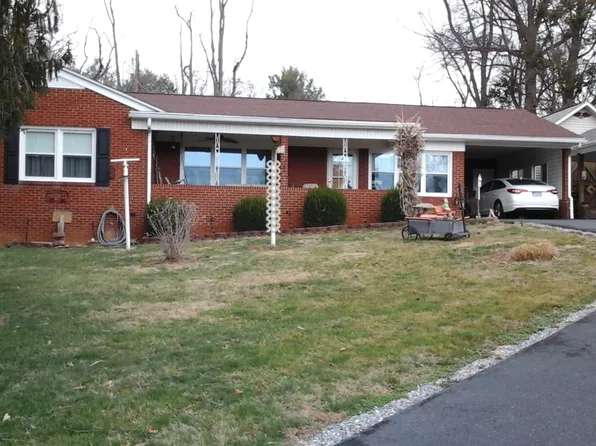 521 Rosser Ave, Waynesboro, VA 22980