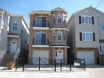 2nd image of 118 Miller St