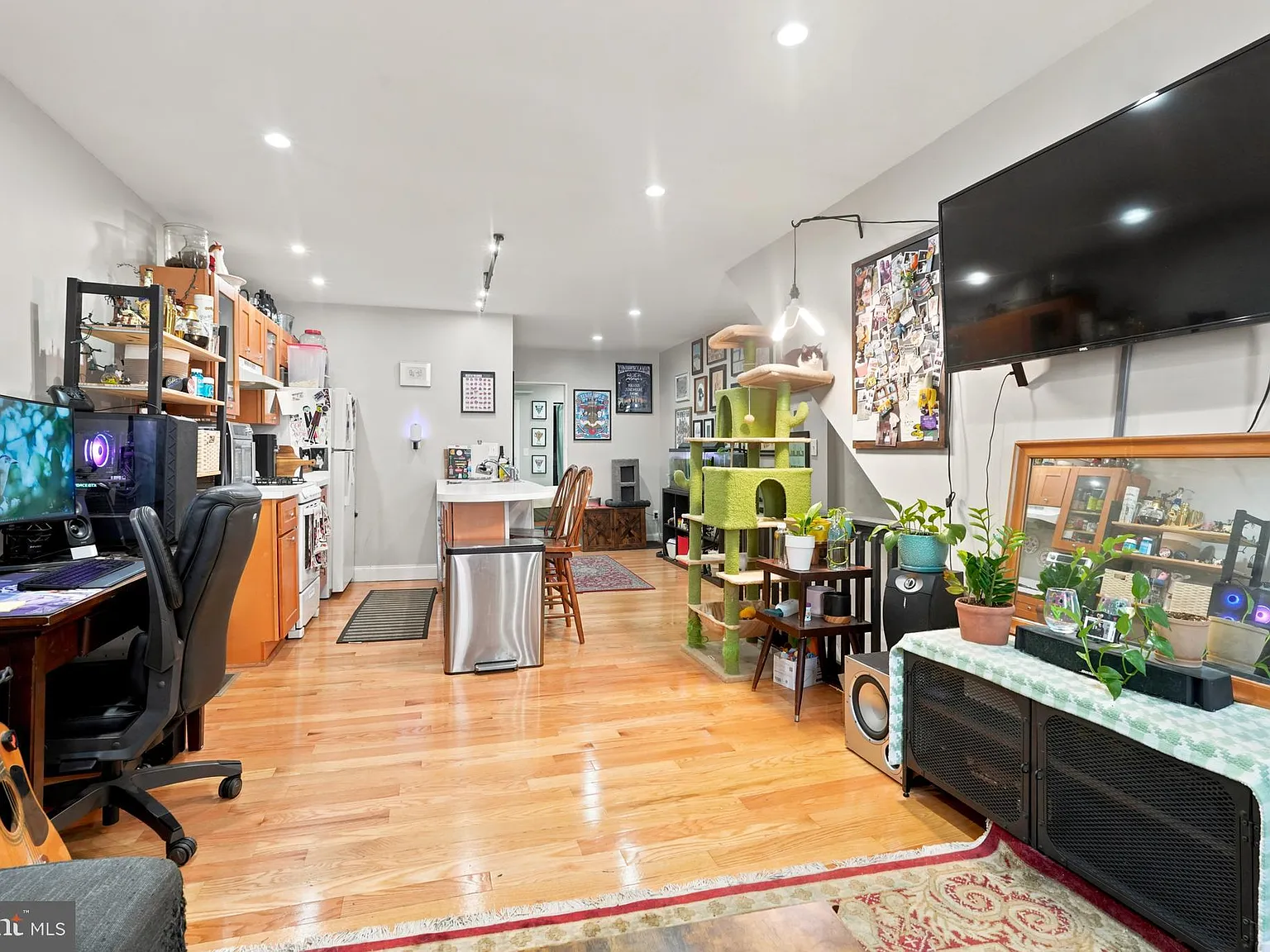 1 bed, 1104 sqft, $1,250 — Photo 3