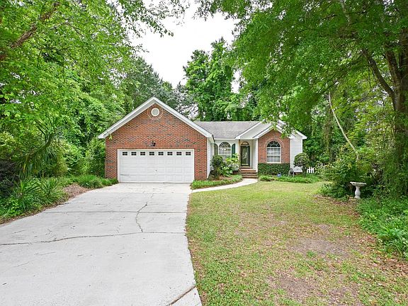 2nd image of 104 Fawn Ct