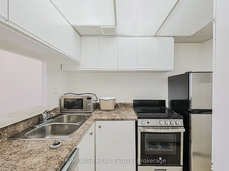 485 Kingston Rd #705 — Photo 3
