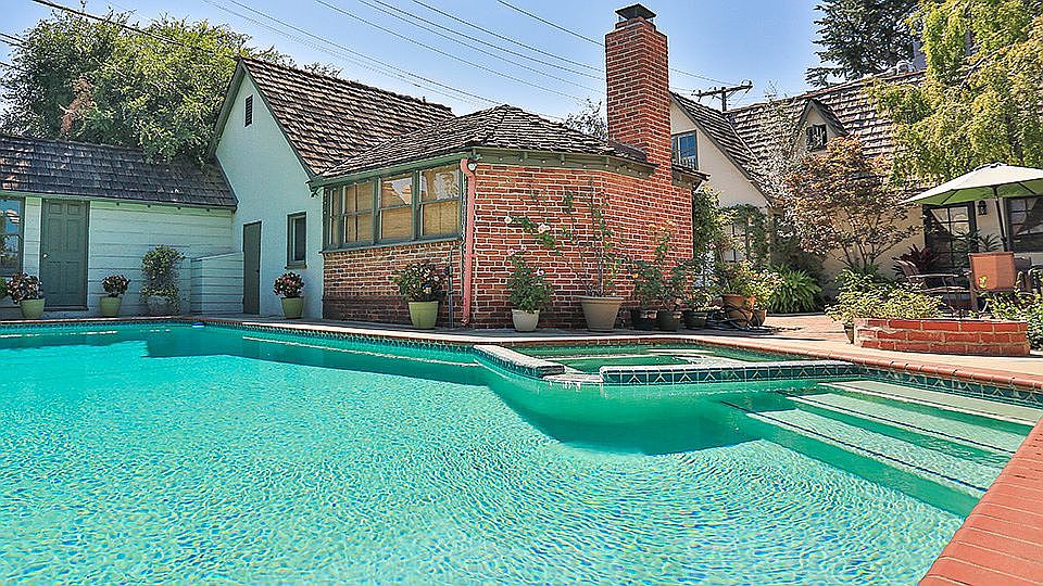 2nd image of 215 W Hermosa Dr