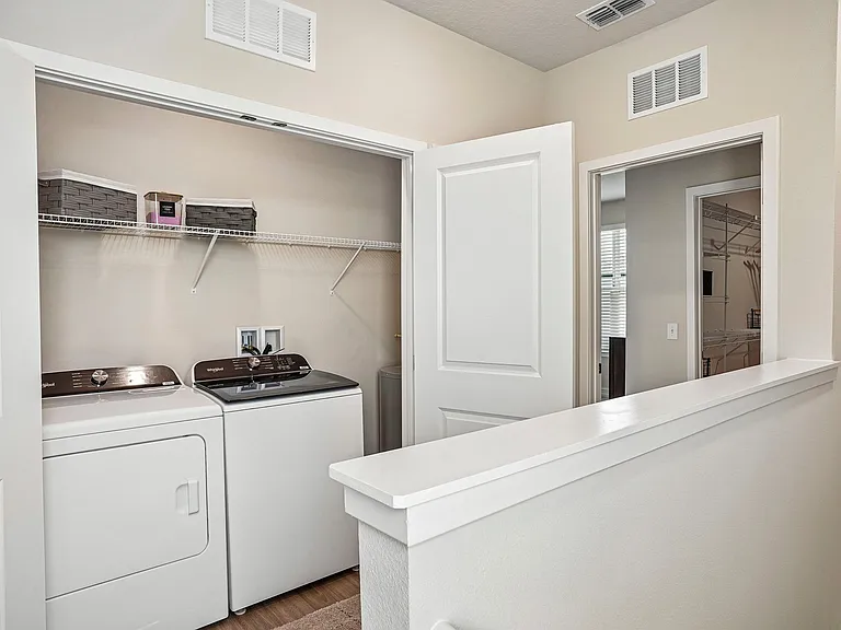 Lake Tavares Apartments — Photo 27