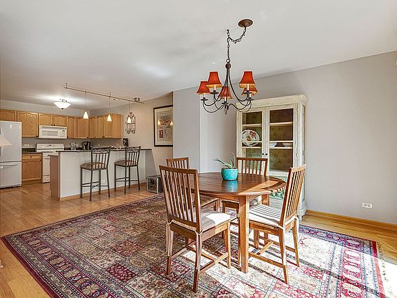 5th image of 849 Rosebud Ct