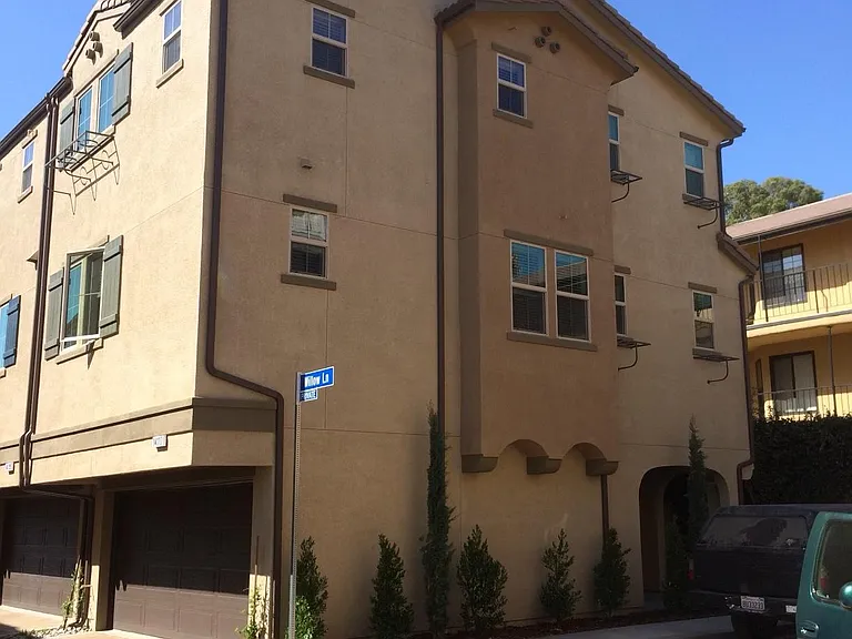 7249 N Maple Rd — Photo 28