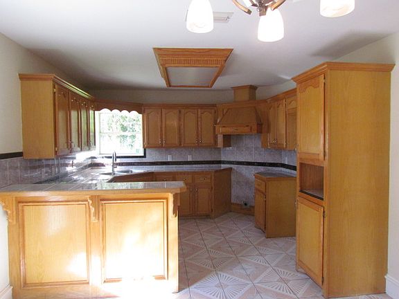 2nd image of 110 Dominique Ln