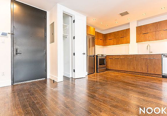 4th image of 495 Saint Johns Pl #2G