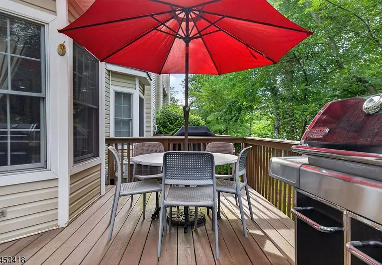 90 Winged Foot Dr — Photo 32