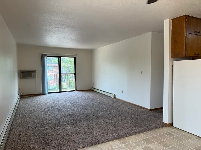 Cottonwood Apartments — Photo 6