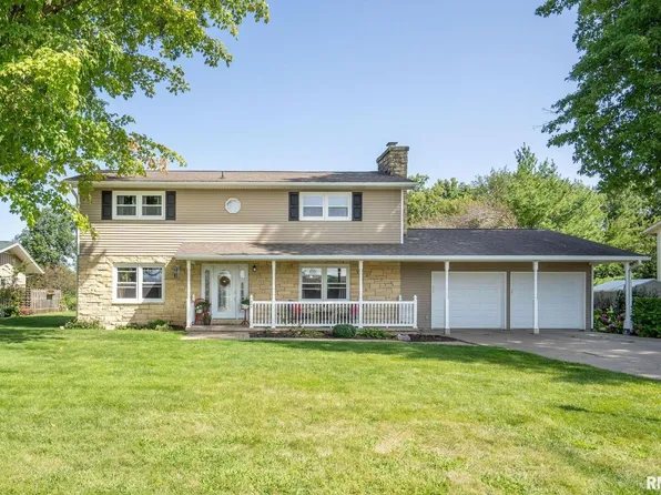 290 Cragmor Dr, Clinton, IA 52732
