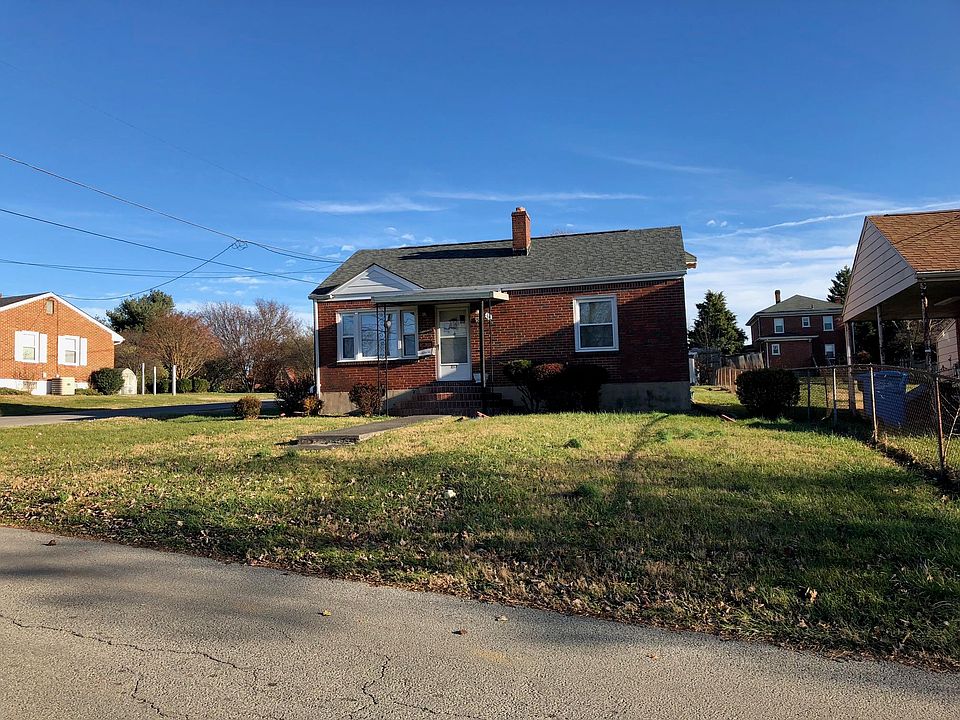 1st image of 217 Courtney Ave NE