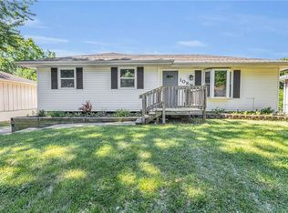 108 NW Summit Dr, Blue Springs, MO 64014