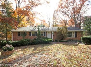 8701 Chapel Dr, Annandale, VA 22003