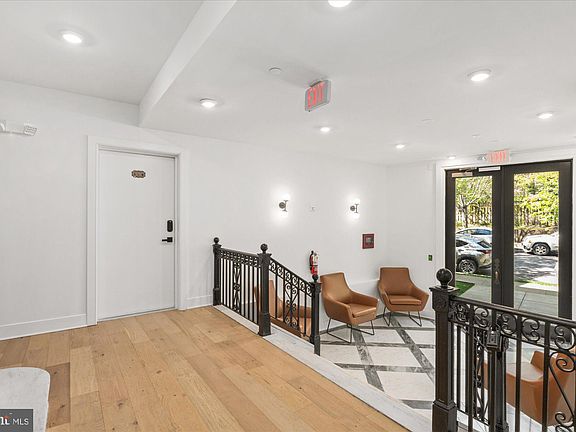 4th image of 2869 28th St NW #4