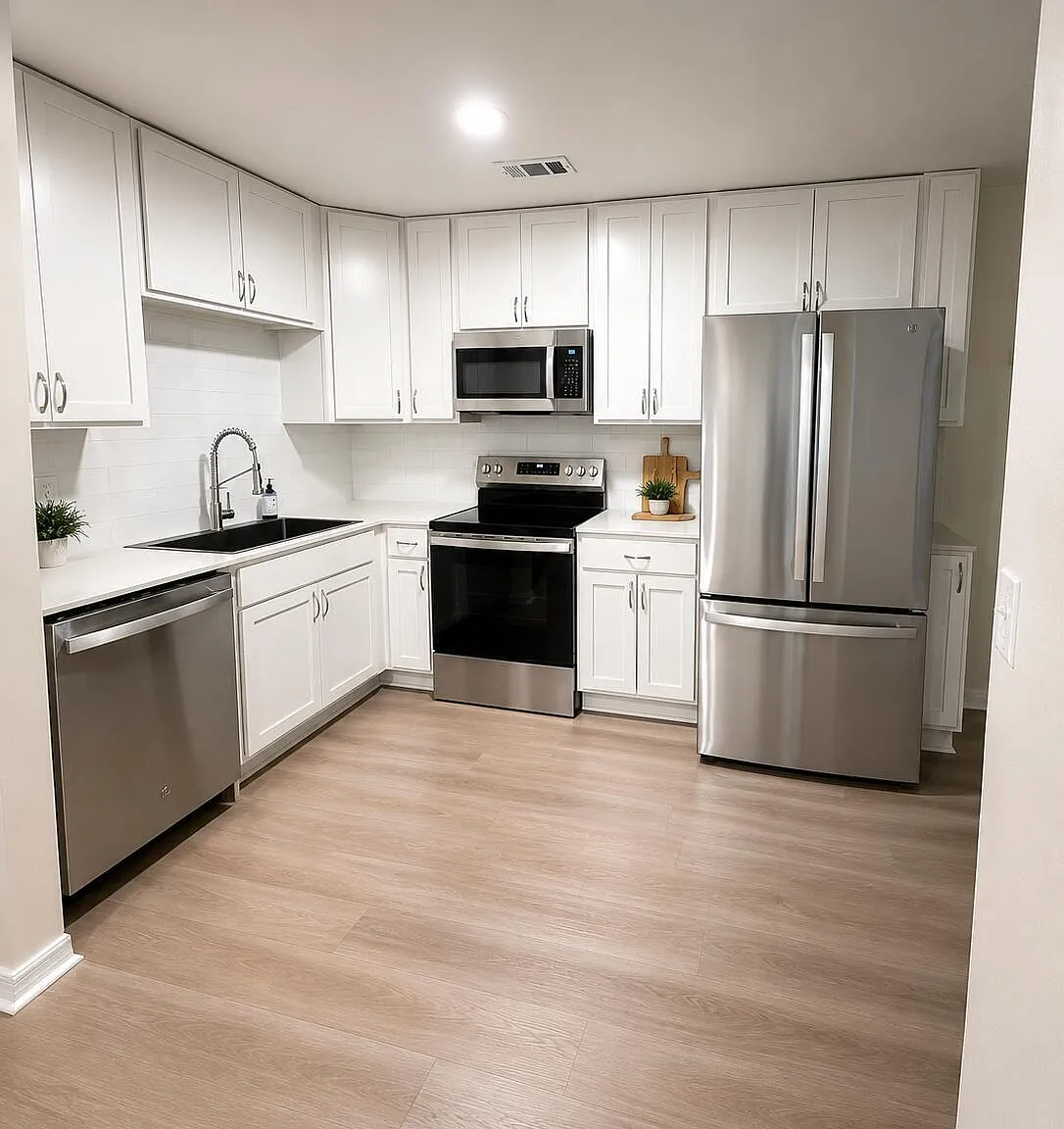 3 bed, 2.0 bath, 1272 sqft, $2,400 — Photo 3