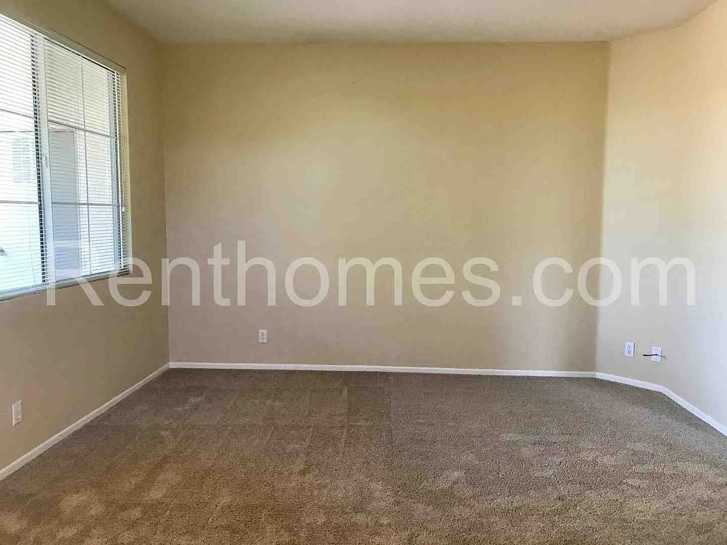 Sabre Springs, 10728 Sabre Hill Dr #242, Upper Corner Unit, All Appliances, AC, Fireplace, 1 Car ... — Photo 3