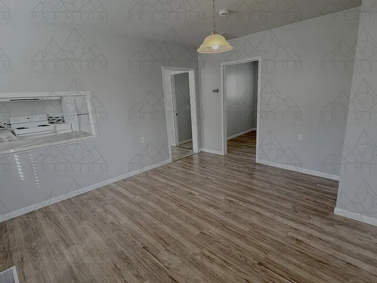 402 McCoy St — Photo 9