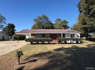 1105 Charlotte Dr, Malden, MO 63863